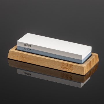 Gudaro - SHINRAI 3000/8000 whetstone with wooden base