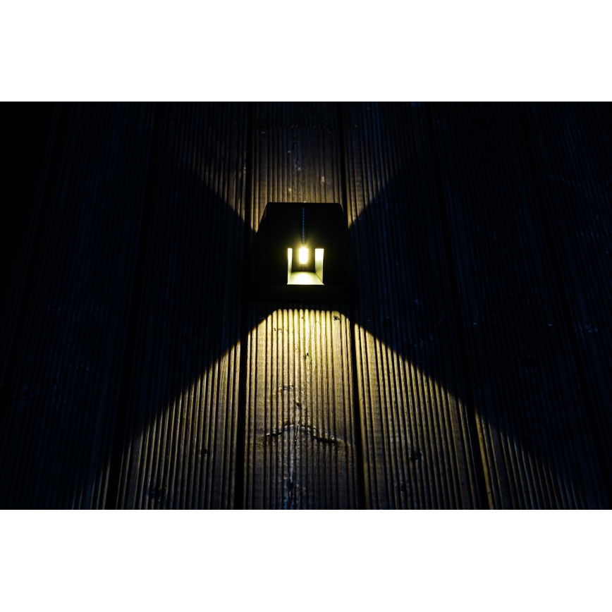 LED Solar wall light with sensor LED/2W/5V IP54 1300 mAh