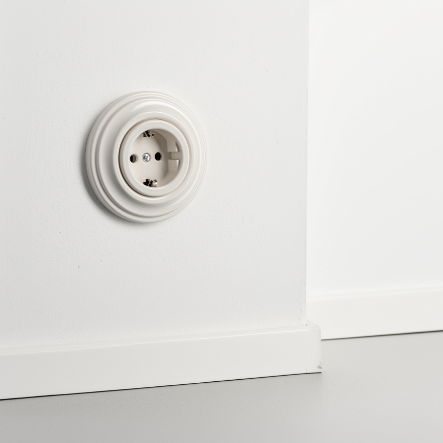 Kliklap - Retro SCHUKO wall outlet with frame, 230 V / 16 A, beige