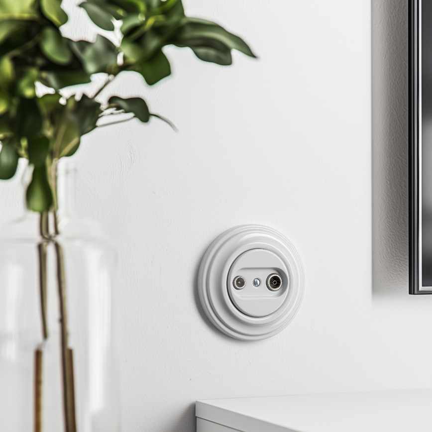 Kliklap - Retro TV+Radio Pass-Through Wall Socket with Snow-White Frame