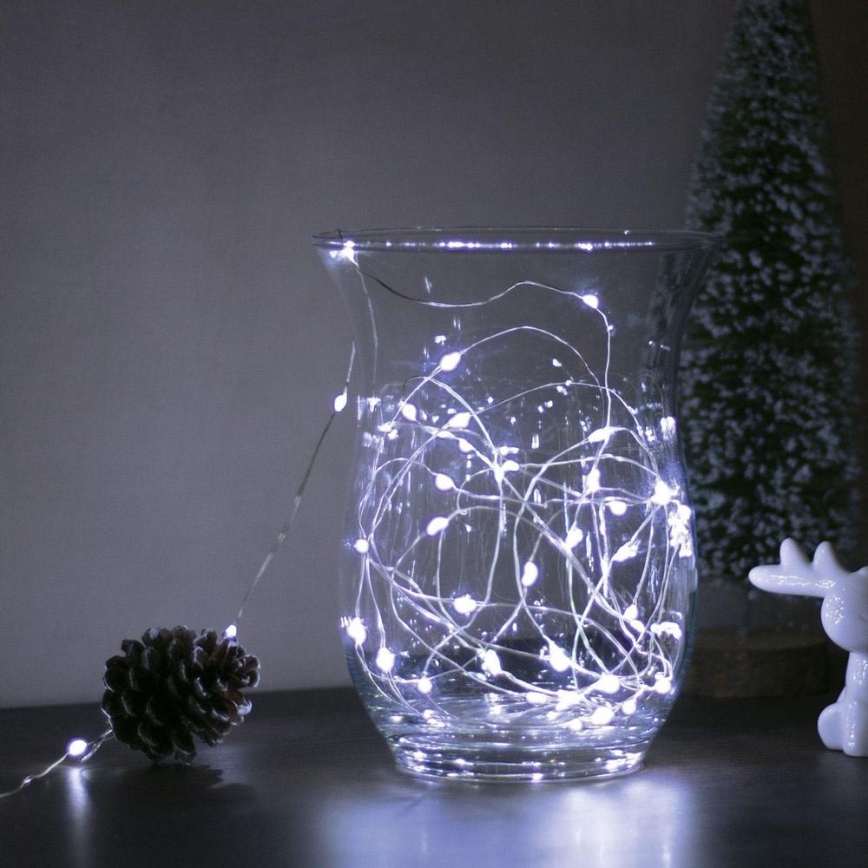 LED Christmas chain 50xLED/3xAA 5,25m cool white