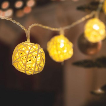 LED Decorative chain 10xLED/2xAA 1,65m warm white