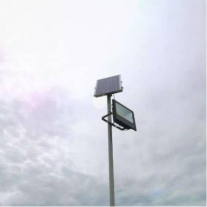 LED Dimmable solar floodlight LED/12W/3,2V 6000K IP65 + remote control