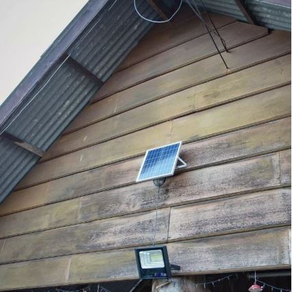 LED Dimmable solar floodlight LED/12W/3,2V 6000K IP65 + remote control