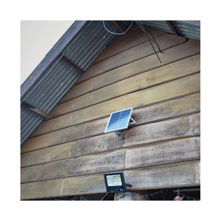 LED Dimmable solar floodlight LED/12W/3,2V 6000K IP65 + remote control