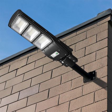 LED Dimmable solar street lamp with motion and dusk sensor LED/12W/3,2V 6000K IP65 10000 mAh black + remote control