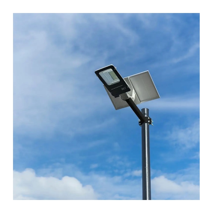 LED Dimmable solar street lamp LED/50W/6,4V 6000K IP65 50000 mAh + remote control
