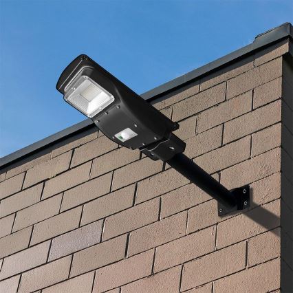 LED Dimmable solar street lamp with motion and dusk sensor LED/6W/3,2V 6000K IP65 5000 mAh black + remote control