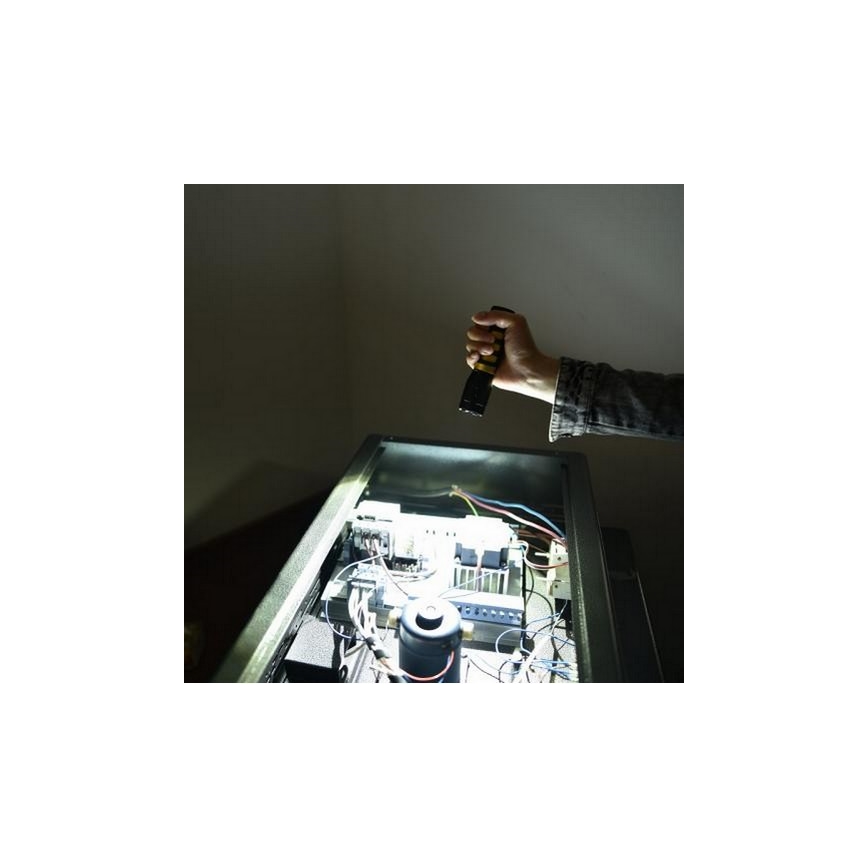 LED Flashlight LED/5W/3xAAA