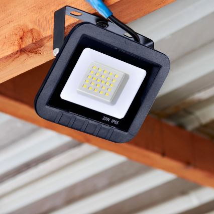 LED floodlight LED/20W/230V IP65