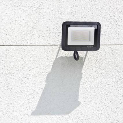 LED floodlight LED/50W/230V IP65