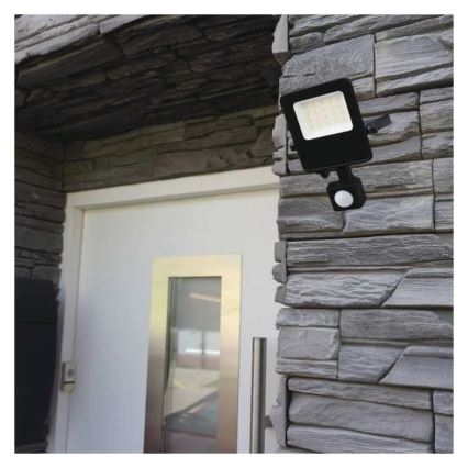 LED Floodlight with a sensor VISIO LED/10W/230V 4000K IP65