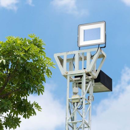 LED Outdoor floodlight SAMSUNG CHIP LED/200W/230V 4000K IP65 black
