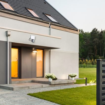 LED Outdoor floodlight with a sensor LED/10W/230V 5000K IP44