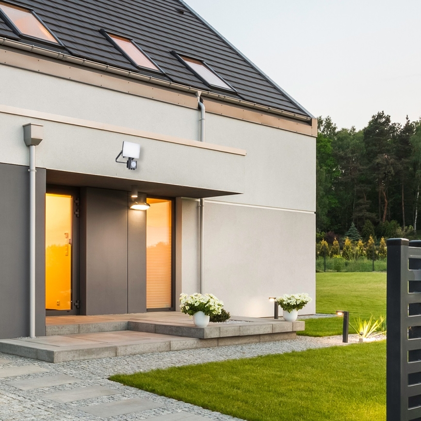 LED Outdoor floodlight with a sensor LED/10W/230V 5000K IP44