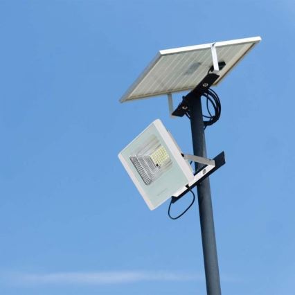 LED Outdoor solar floodlight  LED/12W/3,2V IP65 6400K + remote control
