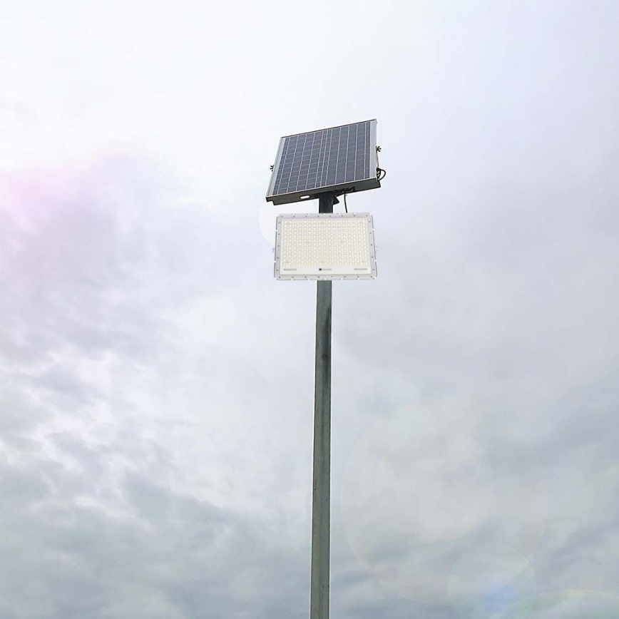 LED Outdoor solar floodlight  LED/30W/3,2V 6400K white IP65 + remote control