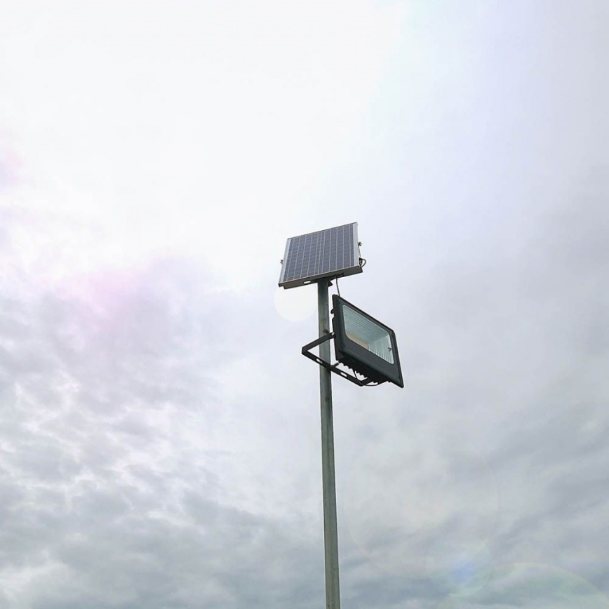 LED Outdoor solar floodlight  LED/40W/10V IP65 6000K + remote control