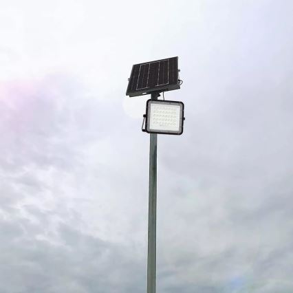 LED Outdoor dimmable solar floodlight LED/6W/3,2V IP65 6400K black + remote control