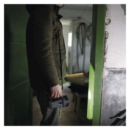 LED Rechargeable flashlight LED/3,7V 300 lm 2400mAh