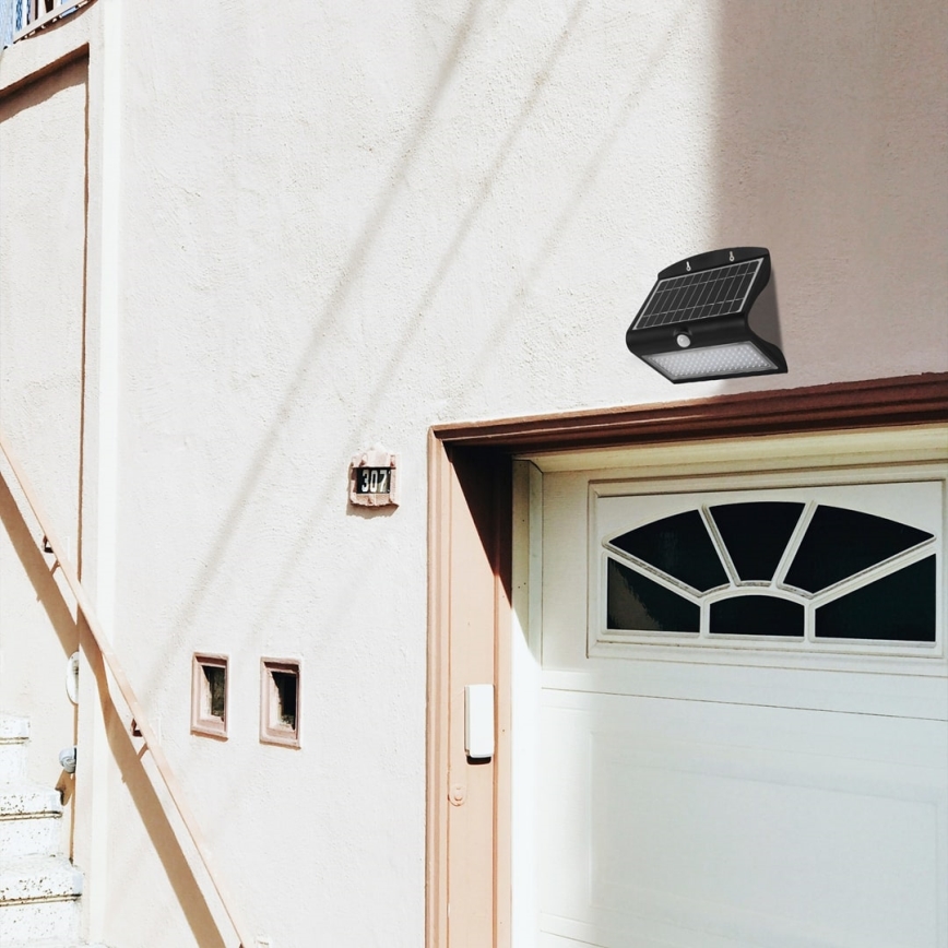 LED Solar light with a motion and dusk sensor LED/6,8W/4000 mAh 3,7V IP65