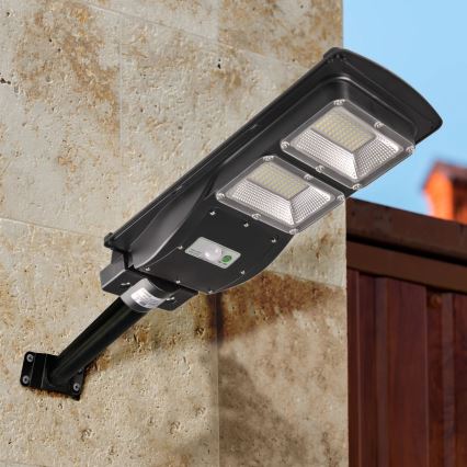 LED Solar street lamp with a sensor STREET 2xLED/6W/3,2V IP65 + remote control