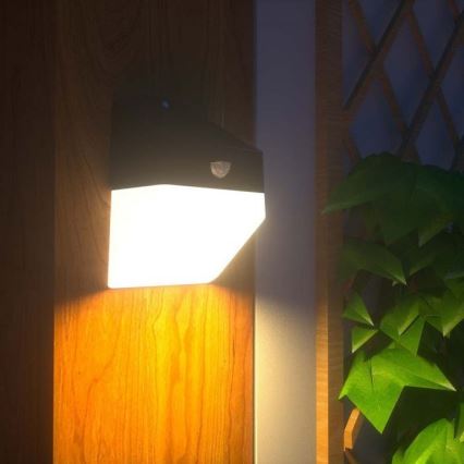 LED Solar wall light with sensor LED/2W/3,7V 4000K IP65 1200 mAh