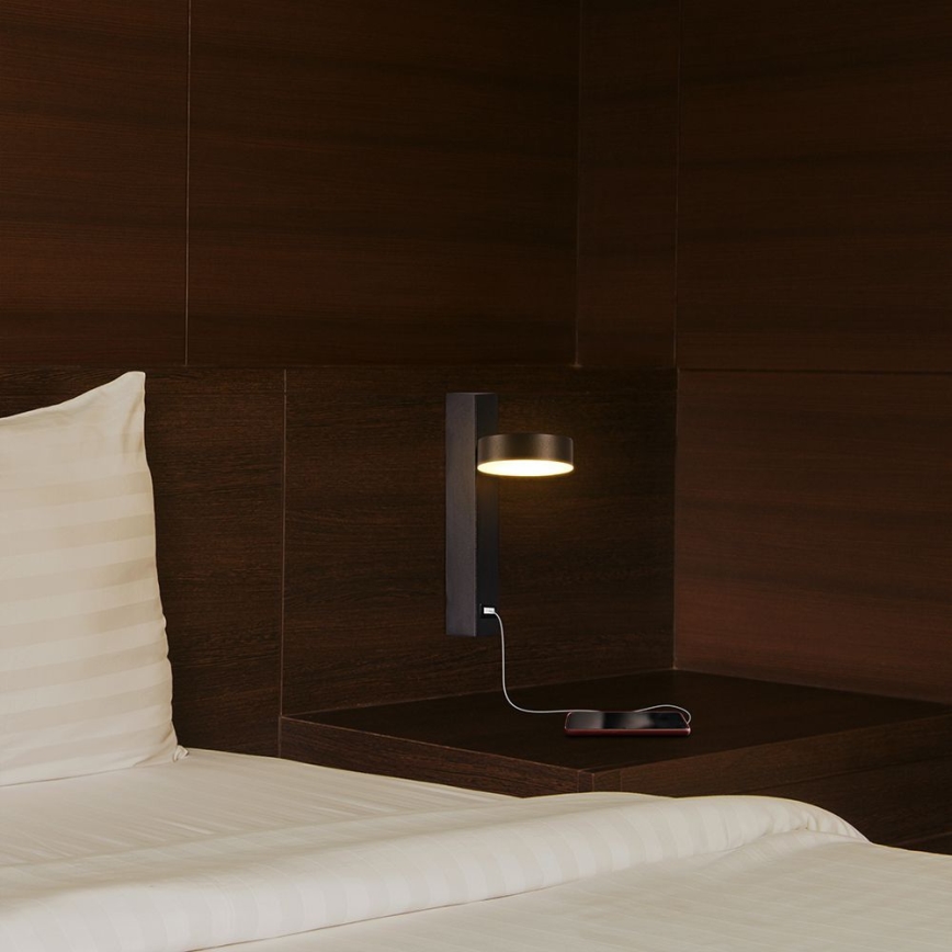 LED Wall spotlight with USB port LED/8W/230V 3000K