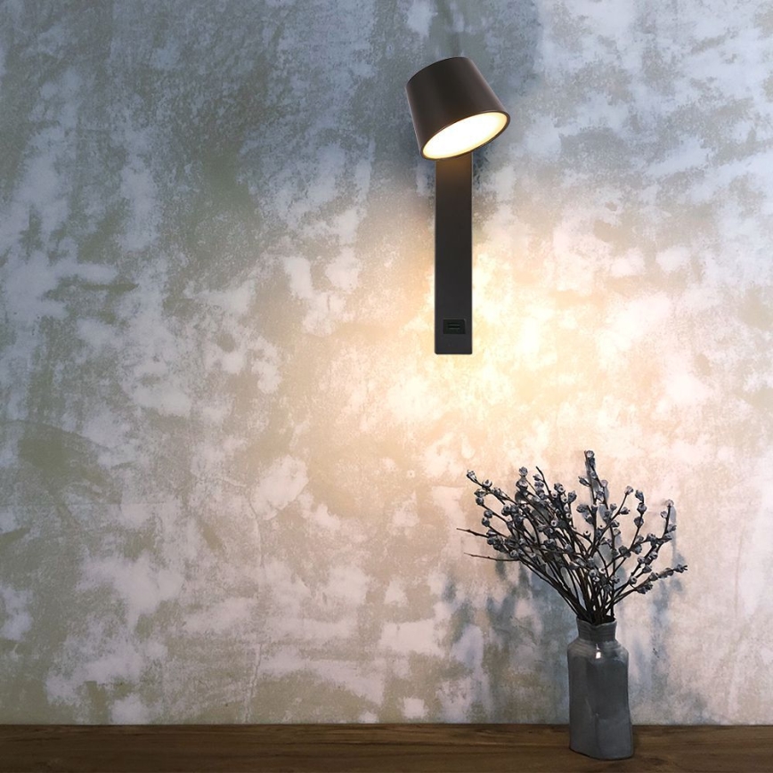 LED Wall spotlight with USB port LED/8W/230V 3000K