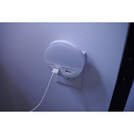 Ledvance - LED Night light into a socket with sensor LUNETTA 2xUSB LED/13W/230V