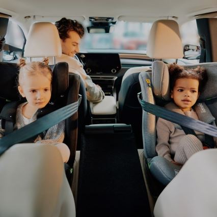 Lionelo - BRAVE i-Size Car Seat with Rotating Base 40-150 cm Black Carbon