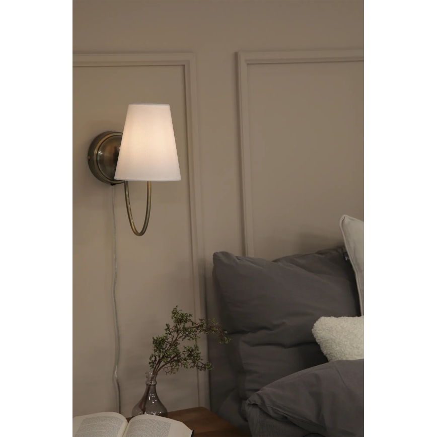 Markslöjd 108908 - Wall lamp AMAR 1xE14/40W/230V white/brass
