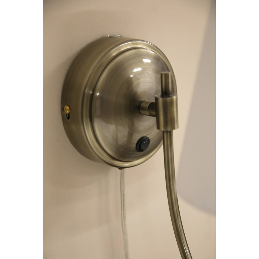 Markslöjd 108908 - Wall lamp AMAR 1xE14/40W/230V white/brass
