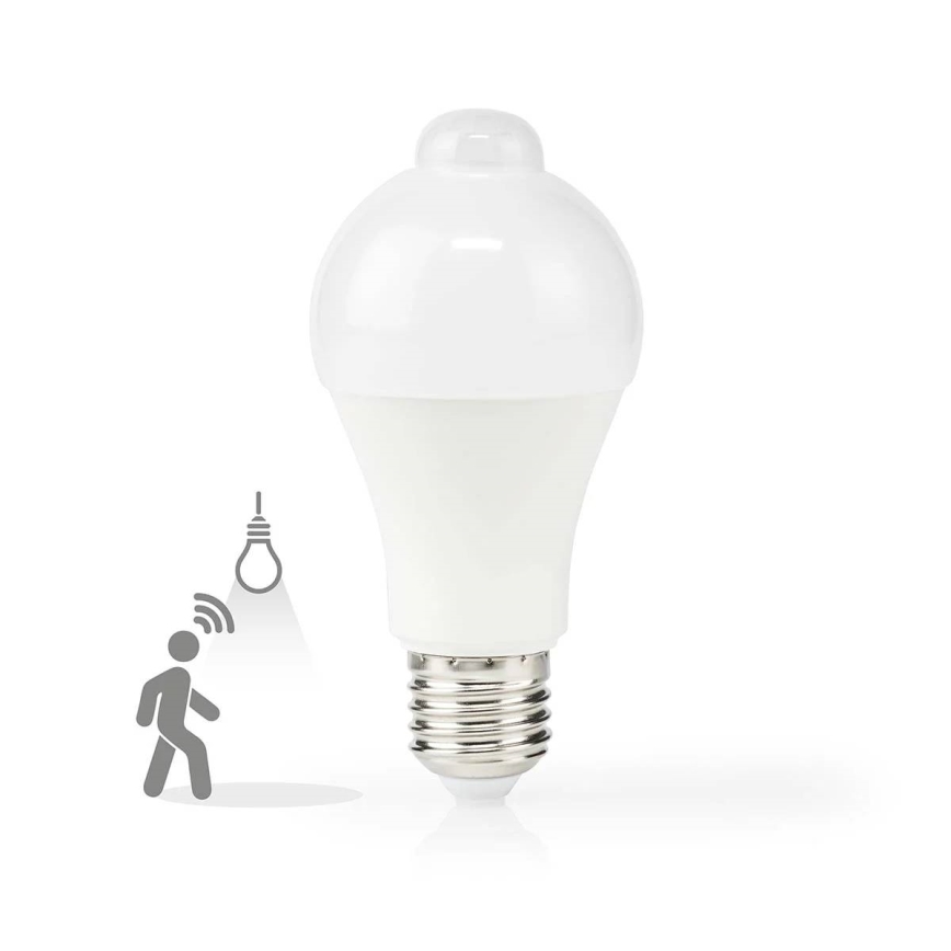 LED bulb with motion and dusk sensor A60 E27/4,9W/230V 3000K