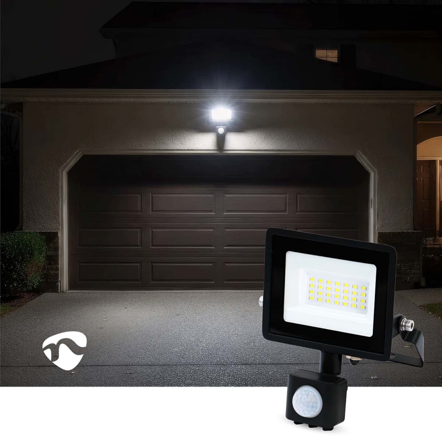 Plug-in LED Floodlight with Motion and Dusk Sensor LED/20W/230V IP44