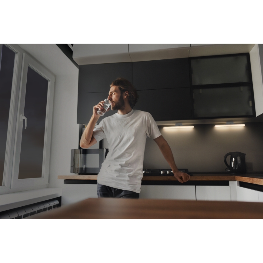 Osram - Dimmable LINEAR LED under-cabinet light with motion and dusk sensor / 5W / 3.7V / 2200 mAh / 3000K / 35 cm / White