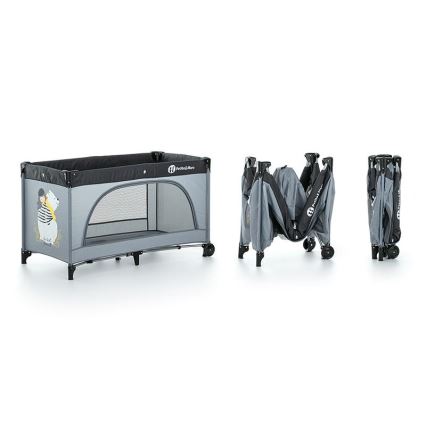 PETITE&MARS - Travel crib NYJA TEDDY FRIEND COAL grey/black