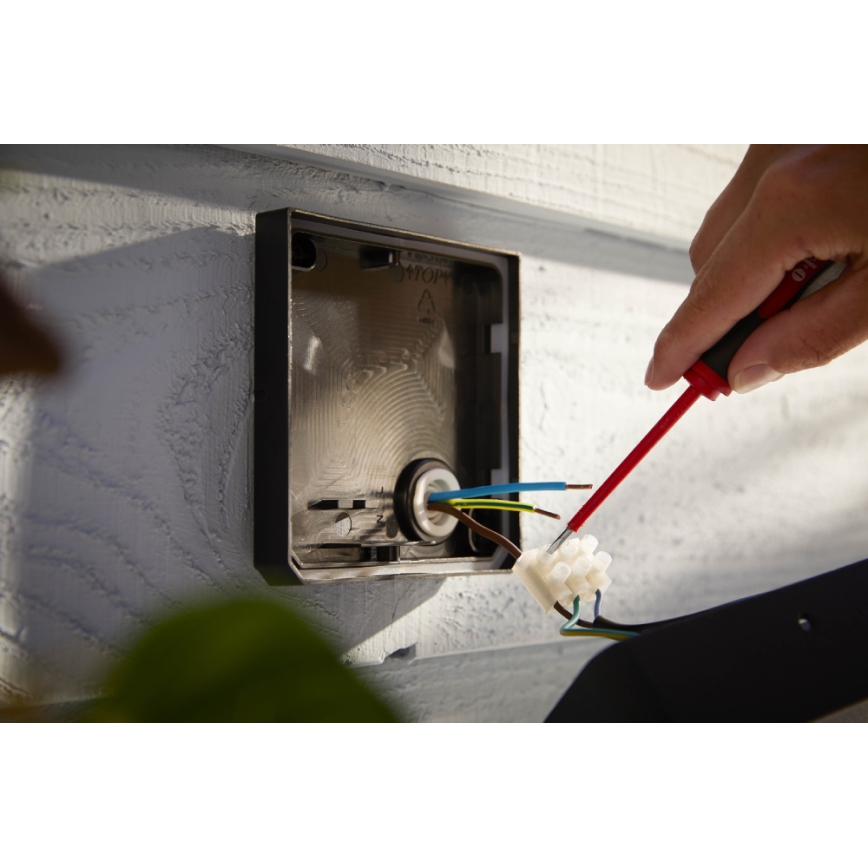 Philips - LED RGBW Dimmable outdoor reflektor Hue DISCOVER 2xLED/15W/230V 2000-6500K IP44