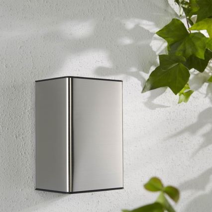 LED RGBW Dimmable outdoor wall light Hue RESONATE 2xLED/8W/230V 2000-6500K IP44