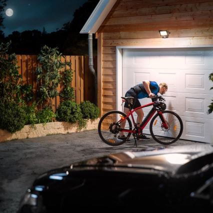 Philips - LED Floodlight with a sensor DECOFLOOD LED/50W/230V IP65 CRI 90