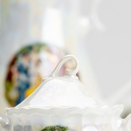 Porcelain tea set pearly white