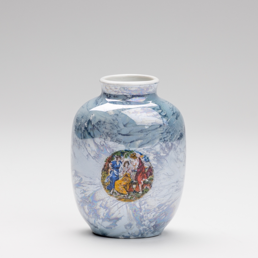 Porcelain vase 12,5x9 cm pearly blue graces
