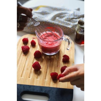 PYREX 250 ml Glass Measuring Cup