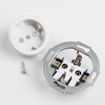 Reblig - 3-Gang Retro Schuko Wall Socket with Frame, 230V, White Ceramic
