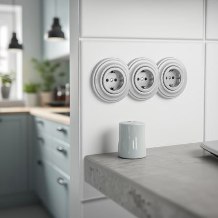 Reblig - 3-Gang Retro Schuko Wall Socket with Frame, 230V, White Ceramic