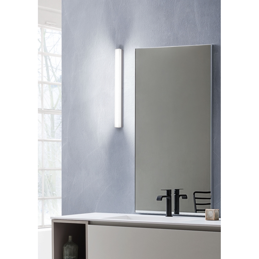 Redo 01-2330 - TASK Bathroom LED Illuminated Mirror, 18W/230V, 90 cm, CRI 90, IP44, Polished Chrome
