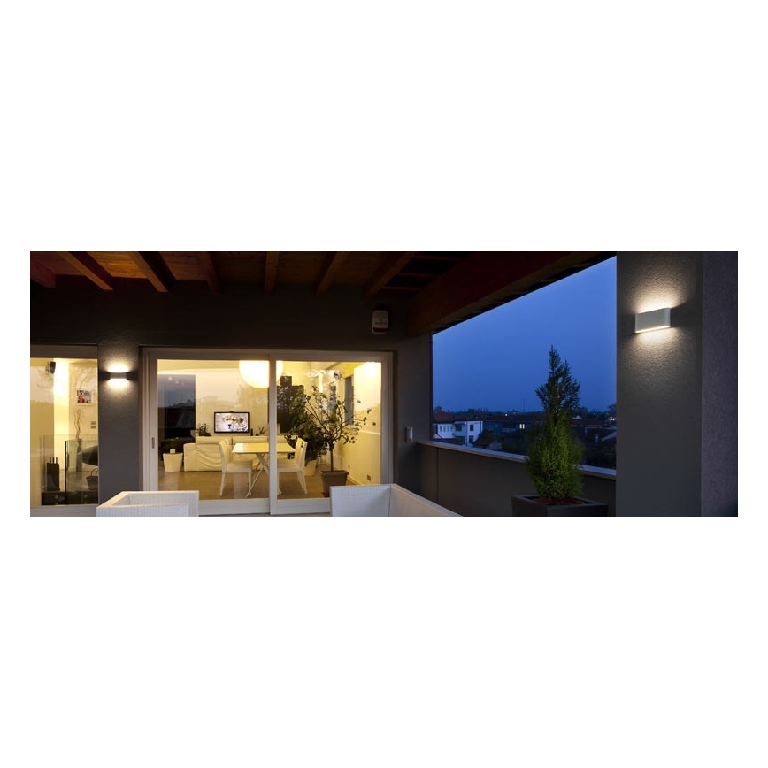 Redo 90451 - KLIPPE LED Outdoor Wall Light, 24W, 230V, 3000K, IP54, White