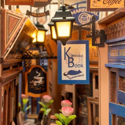 RoboTime - LED Bookstop Meeting with books in the arcade 2xAAA