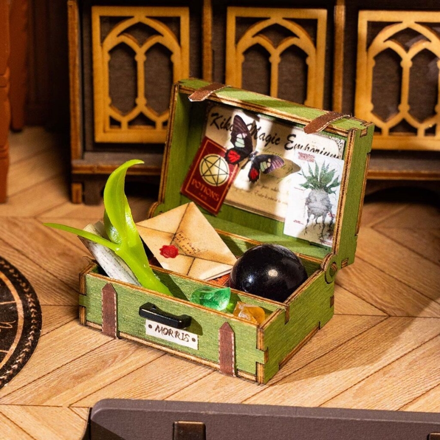 RoboTime - Miniature house Wizard's study 2xAAA