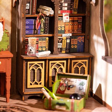RoboTime - Miniature house Wizard's study 2xAAA